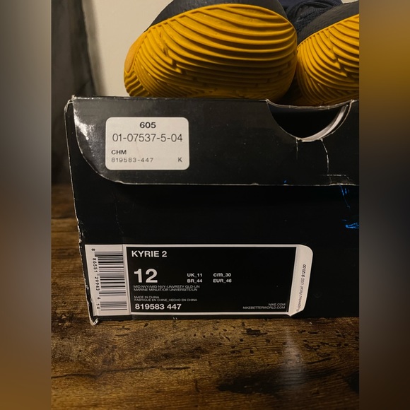 Nike Kyrie 2 “ Cavs “ - Picture 6 of 7